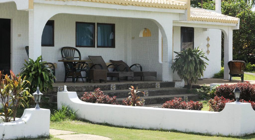 Casa Del Mar Beach Resort San Remigio  Luaran gambar